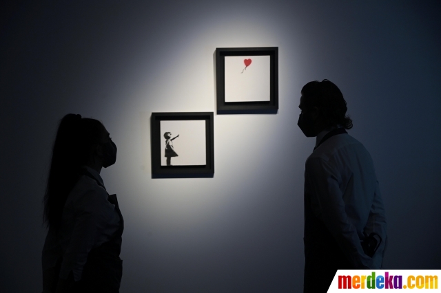 Foto : Fantastis, Lukisan Karya Banksy Dilelang Rp67 Miliar | Merdeka.com