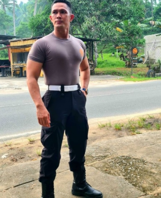Kenalan dengan Ipda Yelvis, Perwira Polisi Gagah dan Berprestasi Lulusan Ilmu Hukum