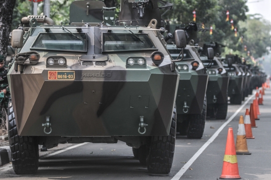 112 Alutsista Meriahkan HUT ke-76 TNI di Depan Istana