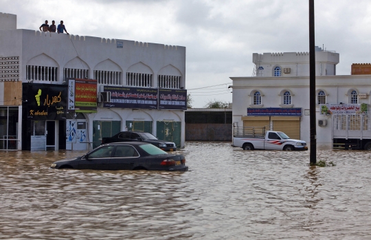 Banjir Akibat Terjangan Topan Shaheen Rendam Oman