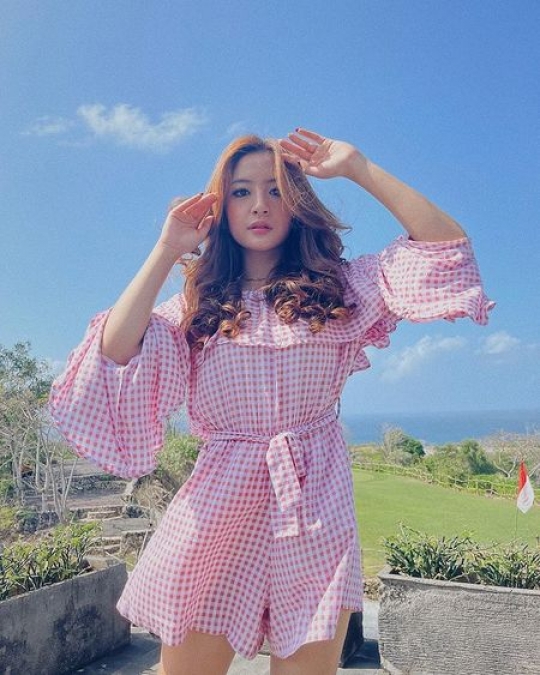 Potret Natalie Zenn Pemain 'Naluri Hati' yang Tampil Cantik Pakai Baju Warna Pink