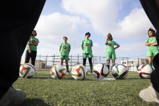 Intip Tim Sepak Bola Wanita Palestina Latihan di Hebron