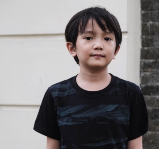 Ganteng dan Pernah Dapat Rekor MURI, Ini 5 Potret Sagara Omar Nagata Anak Anji