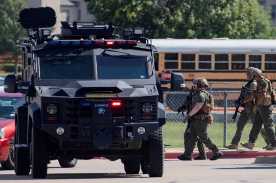 Suasana Mencekam Usai Penembakan di Sekolah Texas