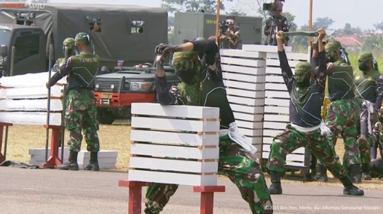 Sangarnya Komponen Cadangan TNI, Pamer Kekuatan dan Ketangguhan Depan para Jenderal