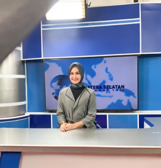 Intip Potret Cantik Presenter TVRI Sumsel Fetri Dwi Amlika, Suaminya Ternyata Polisi