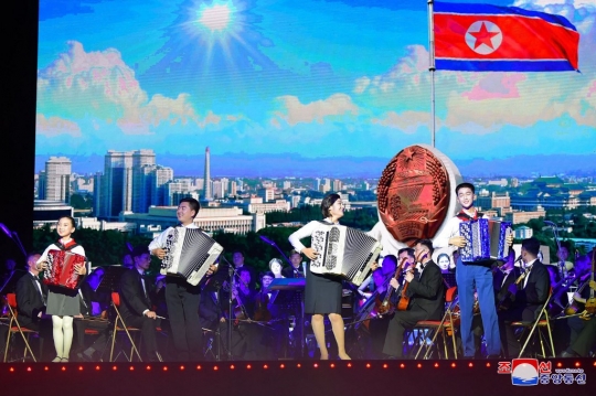Kemeriahan Perayaan Ulang Tahun ke-76 Partai Buruh di Korea Utara
