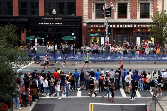 Melihat Keseruan Boston Marathon 2021