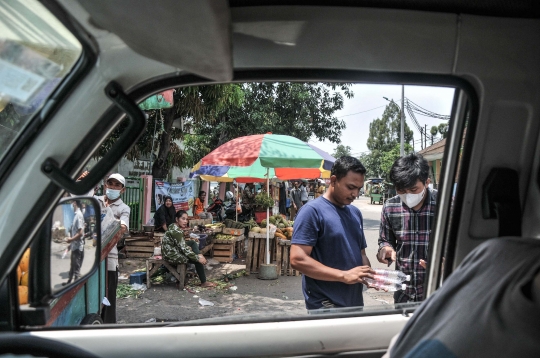 Menambah Penghasilan dengan ATM Sampah Keliling