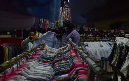 Geliat Tren Thrifting Baju Bekas Kala Pandemi