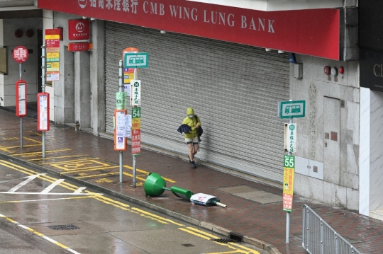 Hong Kong Waspadai Ancaman Topan Kompasu