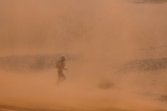 Ganasnya Balap Lari Maraton 250 Km di Gurun Sahara