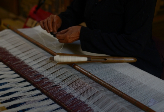 Melihat Pembuatan Kain Tenun Baduy