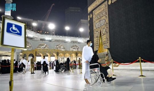 Suasana Masjidil Haram Usai Pelonggaran Pembatasan Sosial di Arab Saudi