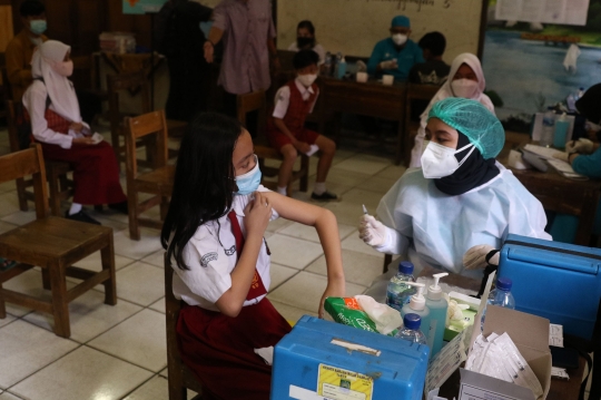 Siswa SD di Tangerang Jalani Vaksinasi Covid-19
