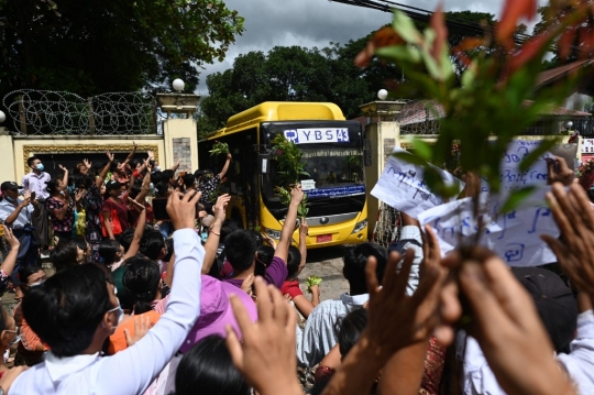 Junta Myanmar Bebaskan Ribuan Tahanan yang Protes Kudeta