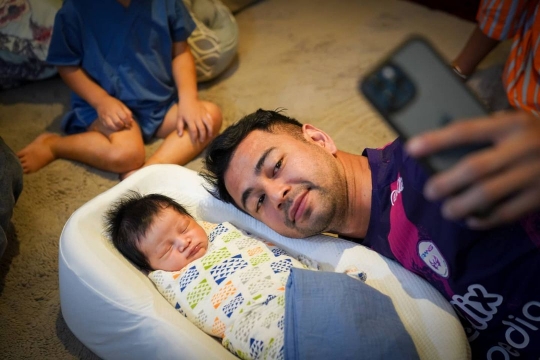 Momen Raffi Ahmad Jenguk Baby Kenzo, Baim Wong Ungkap Perubahan Sikap Sang Sahabat