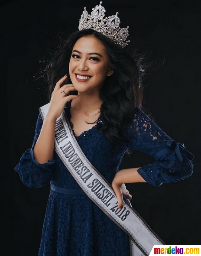 Nadhila Maharani merupakan Puteri Indonesia Sulawesi Selatan 2018. Dalam akun Instagramnya, Nadhila membagikan beberapa potret cantiknya. 