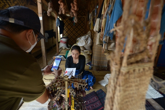 Melihat Pembayaran Transaksi Digital di Baduy