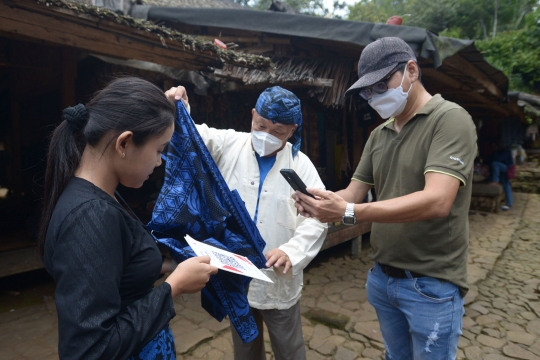 Melihat Pembayaran Transaksi Digital di Baduy