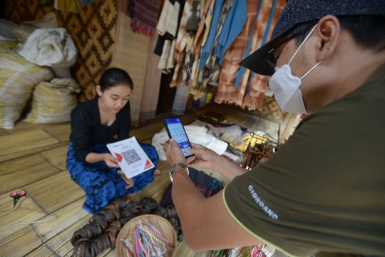 Melihat Pembayaran Transaksi Digital di Baduy