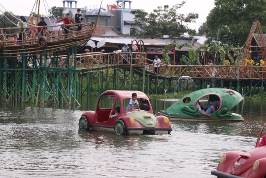 Menikmati Libur Maulid Nabi di Danau Cipondoh Tangerang
