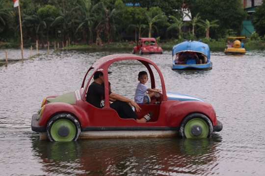 Menikmati Libur Maulid Nabi di Danau Cipondoh Tangerang