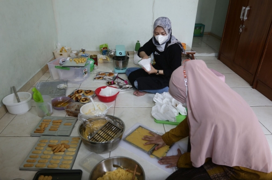 Kisah Mantan Pegawai KPK Jadi Penjual Kue Kering