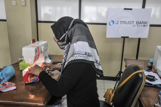Pelatihan Kerajinan Tangan dari Kain Perca