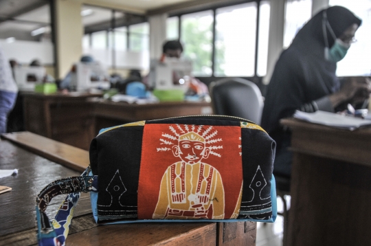 Pelatihan Kerajinan Tangan dari Kain Perca