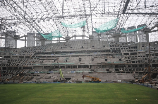 Melihat Lebih Dekat Rumput Hybrid di Jakarta International Stadium