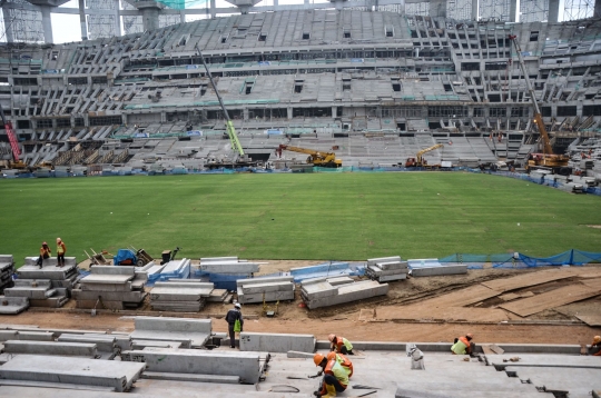 Melihat Lebih Dekat Rumput Hybrid di Jakarta International Stadium