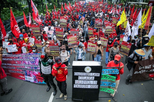 Aksi Demo Buruh dan Mahasiswa Peringati Hari Sumpah Pemuda