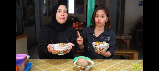 Shanty Istri Denny Cagur Tantang Mantan TKW Makan Bakso Super Pedas, Ini Potretnya