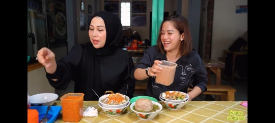 Shanty Istri Denny Cagur Tantang Mantan TKW Makan Bakso Super Pedas, Ini Potretnya