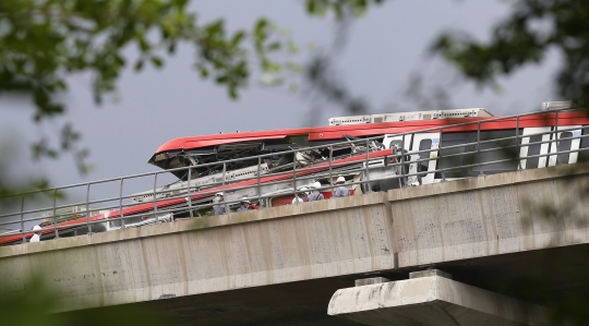 Rangkaian LRT Jabodebek yang Tabrakan Segera Dievakuasi