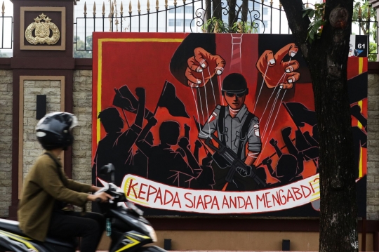 Mural Kritik Polisi Hiasi Dinding Lapangan Bhayangkara Mabes Polri