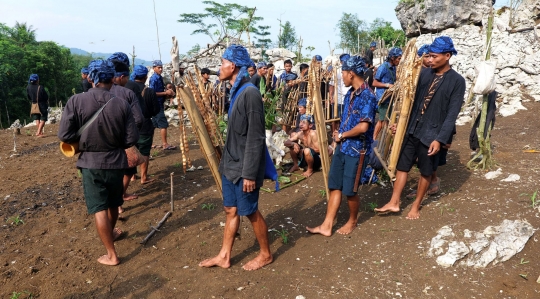 Menengok Rangkaian Tradisi Adat Ngaseuk Suku Baduy di Karangkerit