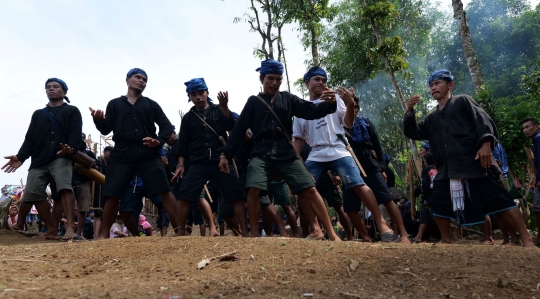 Menengok Rangkaian Tradisi Adat Ngaseuk Suku Baduy di Karangkerit