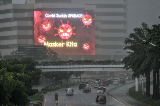Cuaca Ekstrem, Awan Mendung Selimuti Langit Jakarta