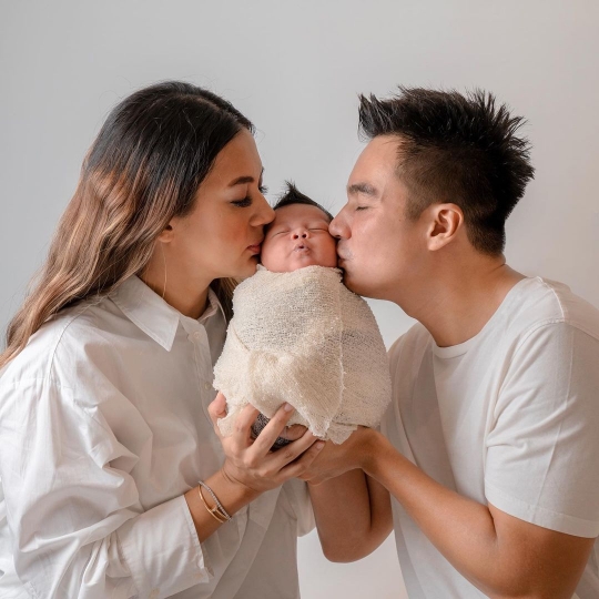 Photoshoot Terbaru Keluarga Baim Wong dan Paula, Ekspresi Kenzo Eldrago Super Gemas