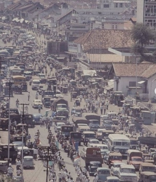 Potret Kemacetan Jakarta Tahun 1966, Parah Mana dengan Sekarang?