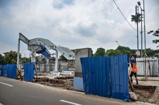 Pembangunan JPO di Jalan Kolonel Sugiono