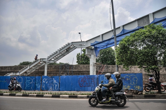 Pembangunan JPO di Jalan Kolonel Sugiono