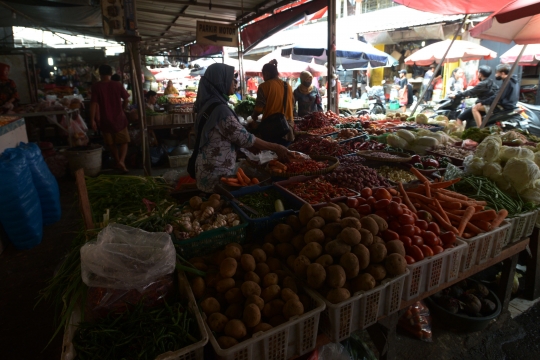 Pedagang Pasar Keluhkan Pendapatan Menurun