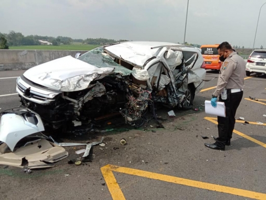 Kondisi Ringsek Mobil Vanessa Angel Usai Kecelakaan di Tol Nganjuk