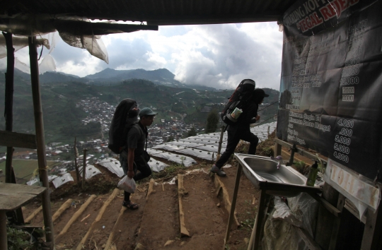 Usai Penurunan Level PPKM, Gunung Prau Kembali Ramai Dikunjungi Pendaki