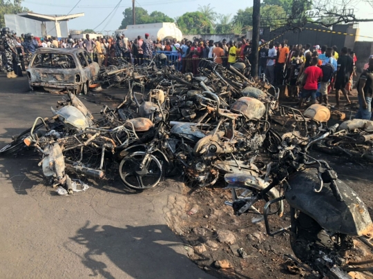 99 Orang Tewas Akibat Truk Tangki BBM Meledak di Sierra Leone