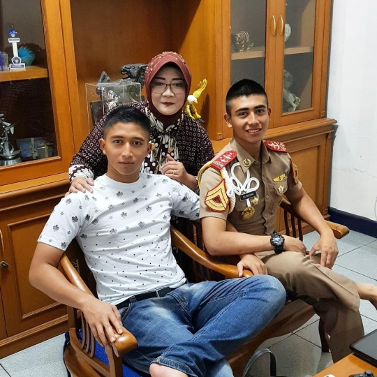 Potret Keluarga Anggota TNI, Ayah Jenderal, Anak-anaknya Perwira