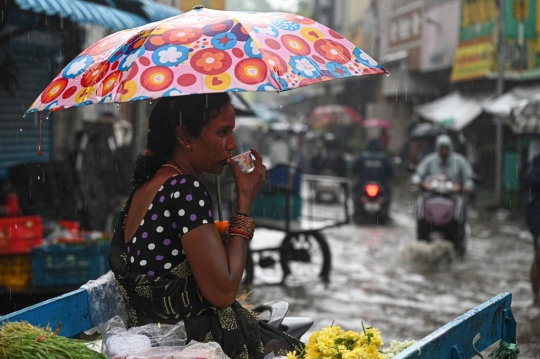 Banjir Rendam Permukiman di India